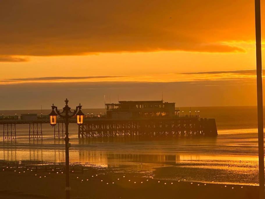 House By The Sea, Worthing Villa Exteriör bild